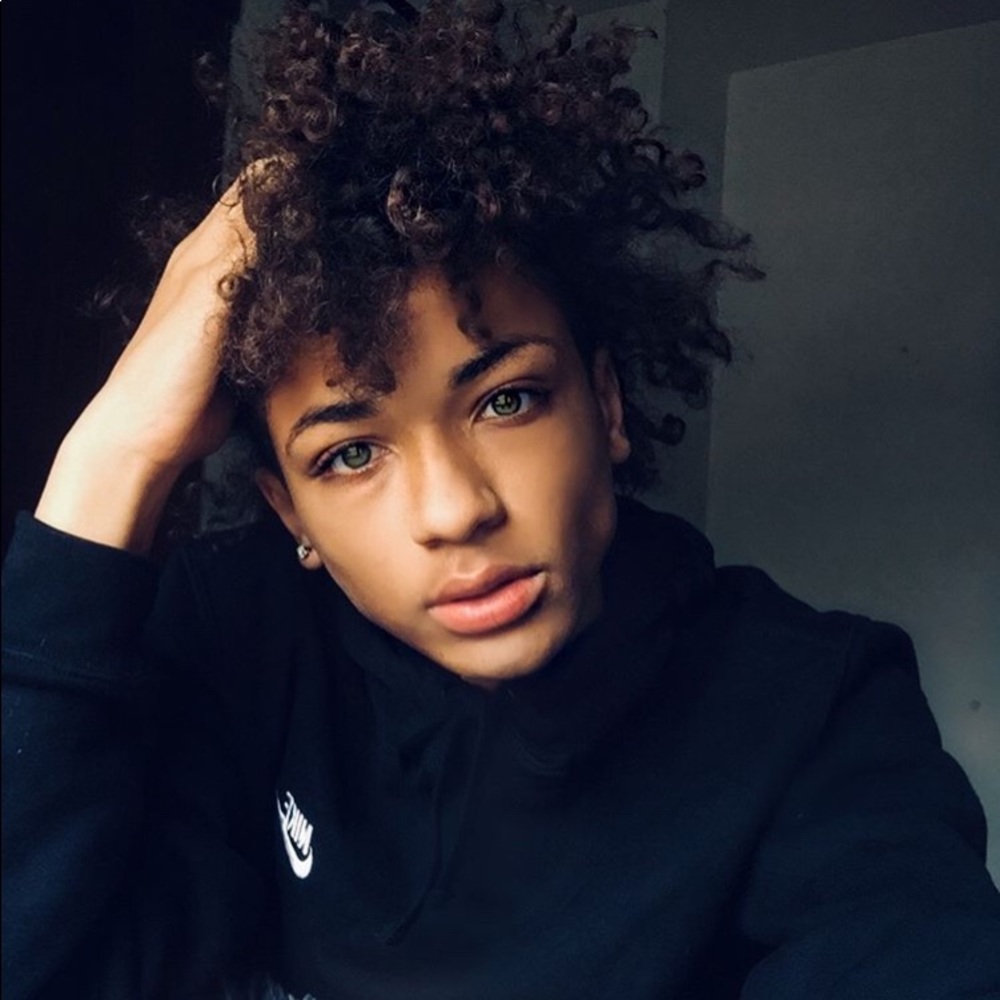 Meet your Posher, Johnnie